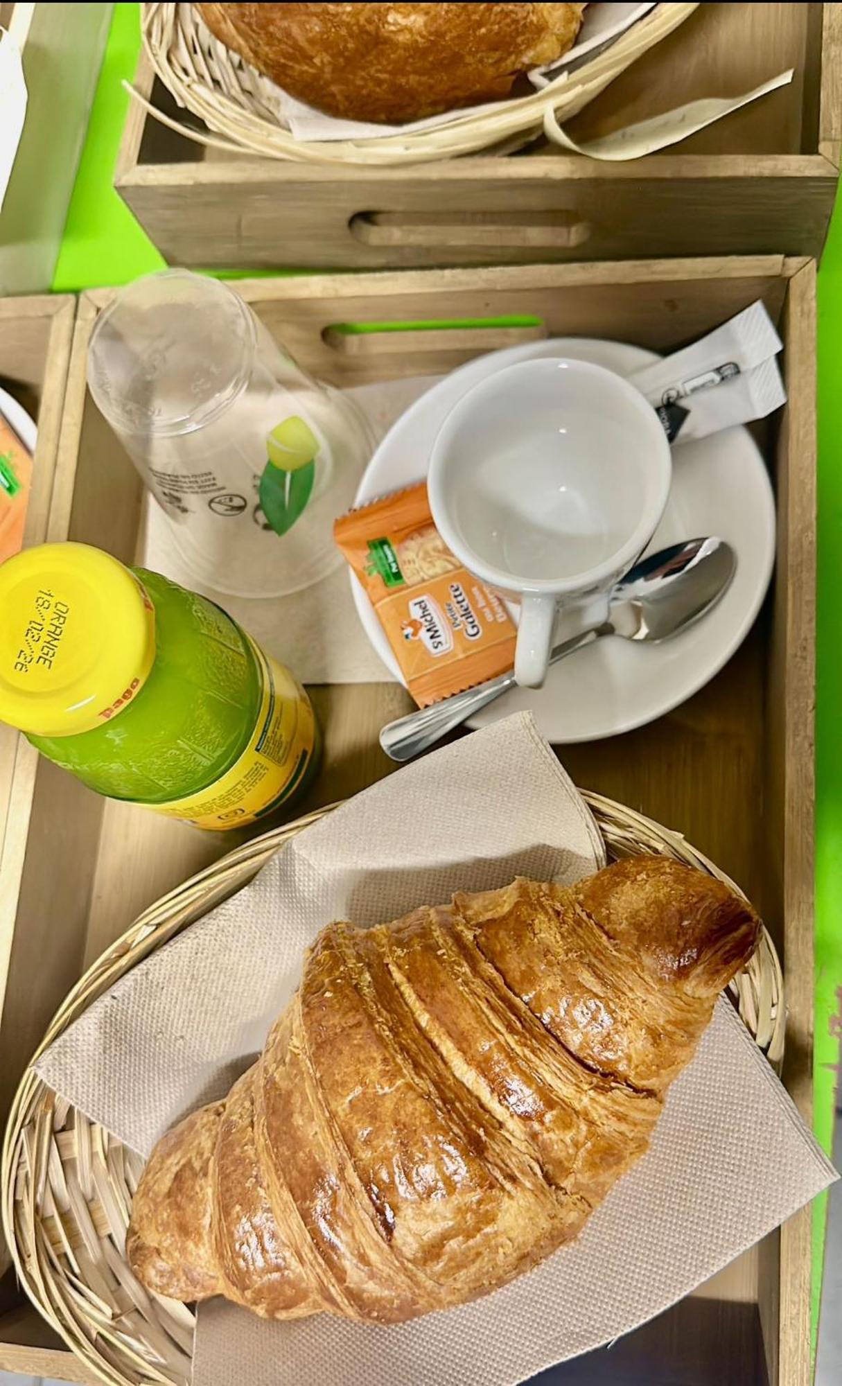 Hotel In Paris Обервилье Экстерьер фото